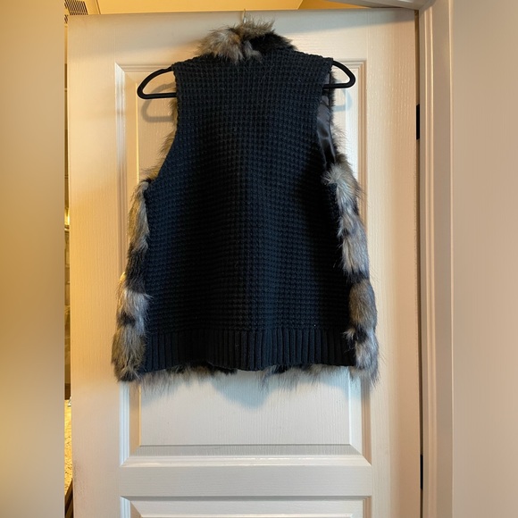 Faux fur vest - Picture 2 of 3
